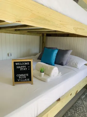 Combate Blue Village Отели в г. Бокерон