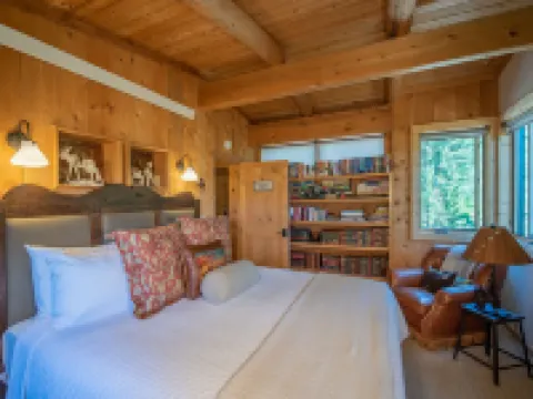 Jackson Hole Hideout Hotels in Wilson