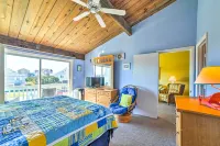 Coastal Atlantic Beach Duplex < 1 Mi to Boardwalk! - Parkplatz