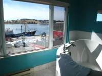 Brigantine Inn Hotels in Lunenburg County
