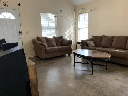 Discover Oxford Charm, Just A Quick 5-min Drive To University of Mississippi Отели рядом с достопримечательностью «Парк Ламар»