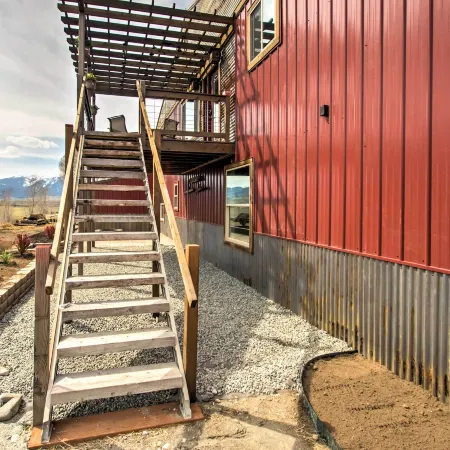Lovely Livingston Loft w/ Mountain & River Views!