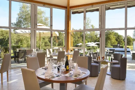 Logis Hôtel Val de Vienne Отели в г. Ле Вижан