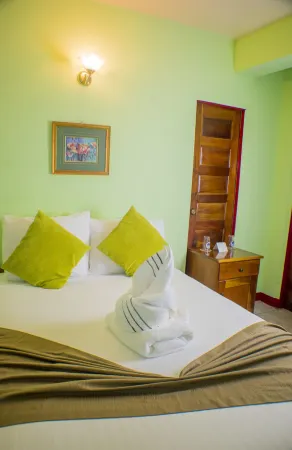 Belcove Hotel Отели рядом с достопримечательностью «The Belize Sign Monument»