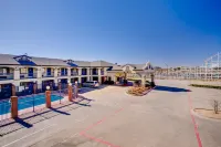 Ranger Inn & Suites - Pools