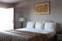 Parks Inn Bowie - parking