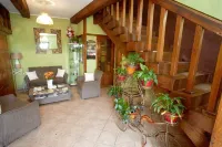 Logis Hotel - Auberge de l'Hélix Hotels in Sens