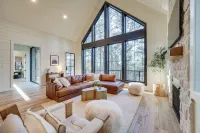 Luxury Broken Bow Cabin w/ Hot Tub on 3 Acres! فنادق في McCurtain County