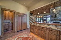 Stunning Ski-in/Ski-Out Penthouse Condo w/ Hot Tub - 3 stjerner