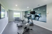 Clarion Pointe Staunton East - Gym
