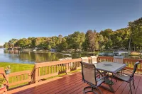 Lakefront Ludington Retreat w/ Kayaks & Fire Pit! - Wi-Fi