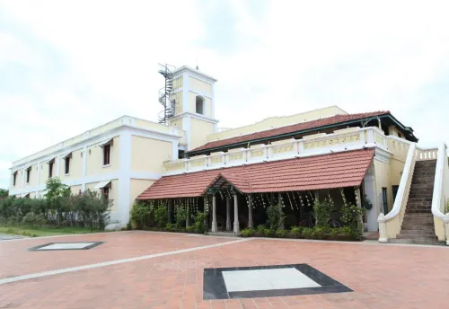 Lakshmi Vilas - parking