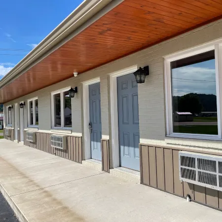 Four Seasons Inn