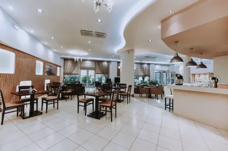 Athinaiko Hotel Отели в г. Karteros