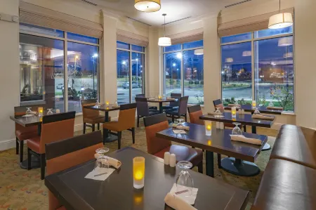 Hilton Garden Inn Devens Отели в г. Гротон