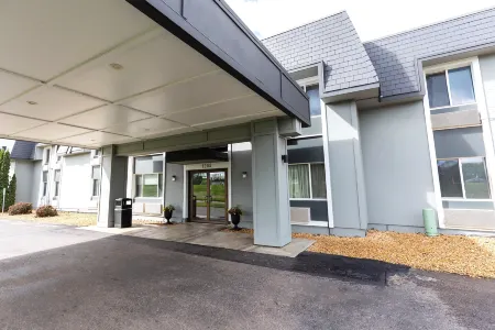 Coratel Inn & Suites by Jasper Mankato