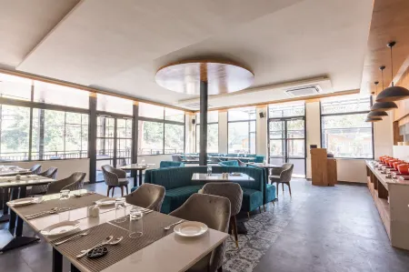 Justa Rasa Retreat & Spa Rishikesh Отели рядом с достопримечательностью «Eden Rock River Resort»