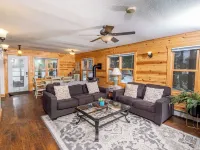 Secluded Northwoods getaway on beautiful Lake Nokomis Hotels in Nokomis