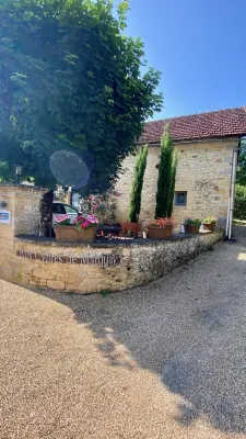 Hôtel Bien-Être Aux Cyprès de Marquay Hotels in Marquay