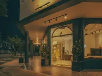 Bilik Bilik by Muo Hotels near State Library