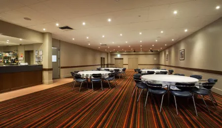 Nightcap at Gateway Hotel