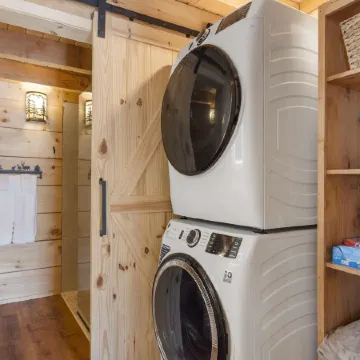 Elk Lodge Cabin for 4!