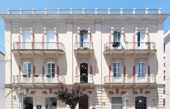Reverse Art Hotel