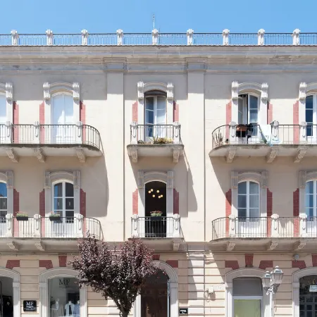 Reverse Art Hotel