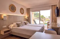 Universal Aparthotel Don Camilo - ติดทะเล