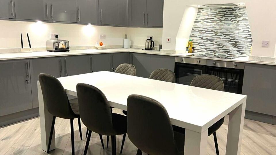 Darlington Suites by SA Stays