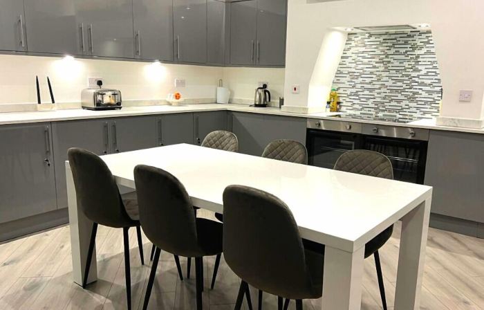 Darlington Suites by SA Stays