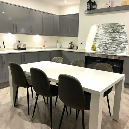 Darlington Suites by SA Stays