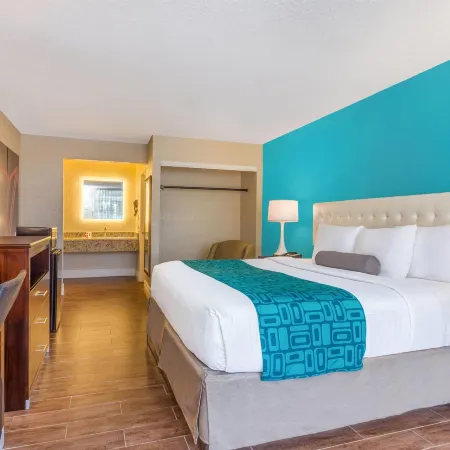 Howard Johnson by Wyndham Lakeland
