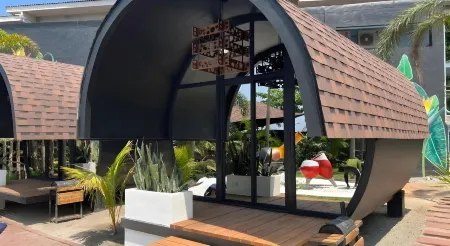 Funtasea Hotel and Beach Resort Отели в г. Ботолан