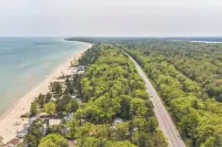 Private Beach Access and Stunning Views - Charming Spacious Escape Hotels in Greenbush Township