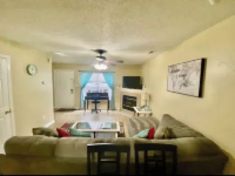 The Get-Away-Spot| Cozy & Spacious| Close to base