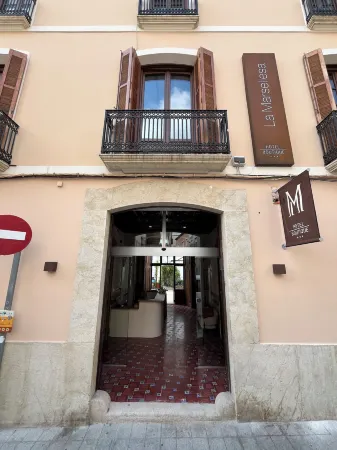 Hotel La Marsellesa Отели в г. Пего