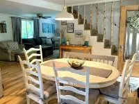 Cozy, Modern Camp nestled near Audra State park. Hotels in Upshur County