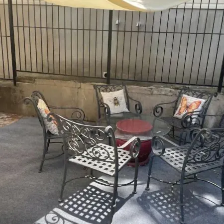 TOWNHOUSE🏠5BR/2BATH/2 FLOORS/ FREE PARKING/BBQ 🤩