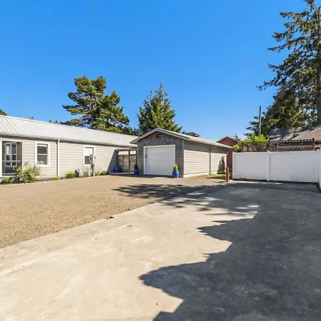 Sweet Seaview Home Near Beach and Trailhead!