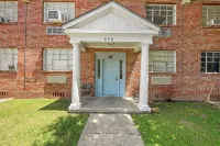 Studio Near Downtown - King Bed - Walk to Tiger Stadium