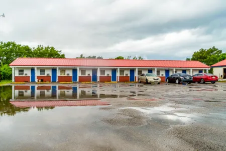 Budget Inn by OYO Palestine TX Hwy 79 Отели в г. Anderson County