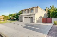 Chandler Home w/ Fire Pit & Putting Green - Kylpylä