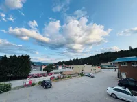 Canadas Best Value Inn and Suites Castlegar - parking