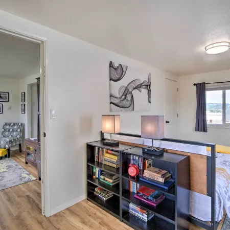 North Bend Home w/ Cornhole Court & Putting Green Hotels in North Bend