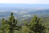 Peaceful cottage in farmland - close to Luray, Shenandoah River & National Park