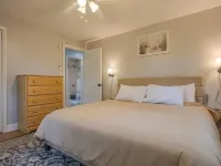 3-bedroom Cozy Home in Ellsworth with AC, WiFi