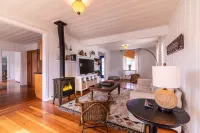 Beach Cottage Near the Coastal Trail and the Ritz Hotel di Half Moon Bay