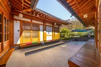 Jeonju Deoksugung Hanok Stay Các khách sạn gần Chonbuk National University