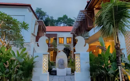 Kakul Villas & Suites